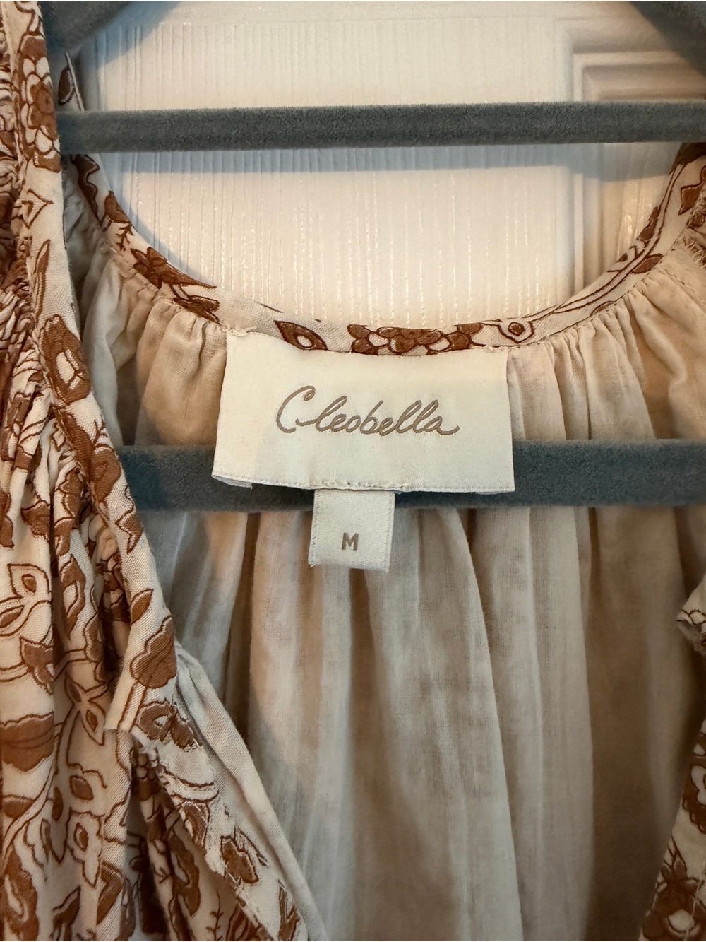 Cleobella Rosy Puff Sleeve Boho Floral Print Mini Dress Size Medium - Picture 2 of 2